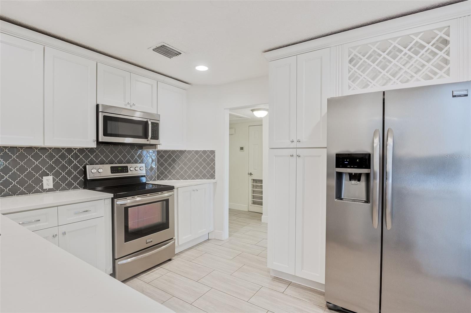 Image 16 of 51 For 350 Phelps Avenue