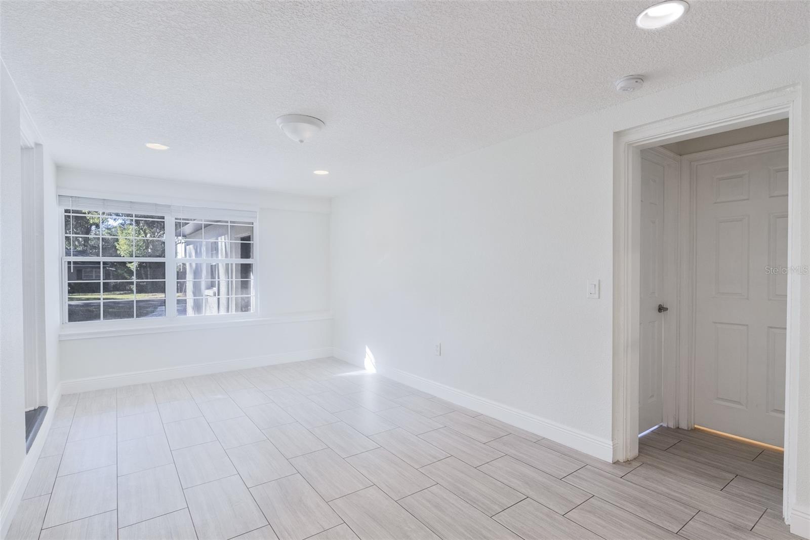 Image 19 of 51 For 350 Phelps Avenue