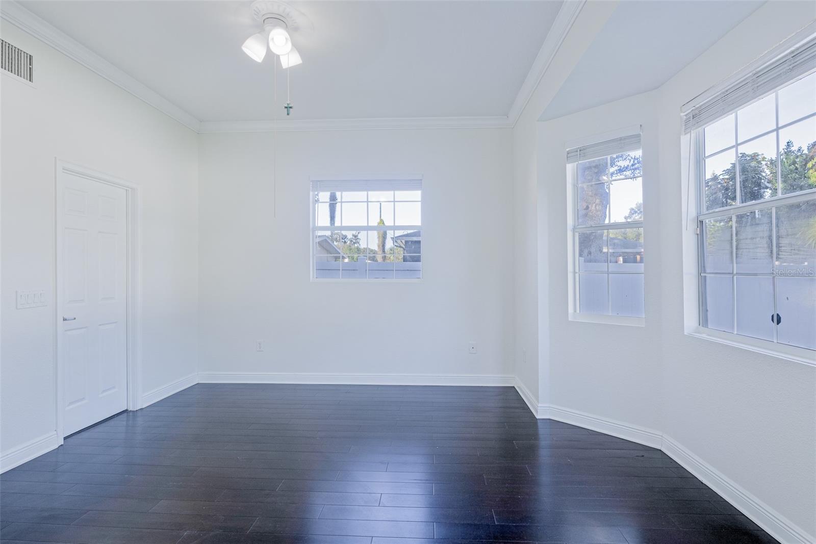 Image 32 of 51 For 350 Phelps Avenue