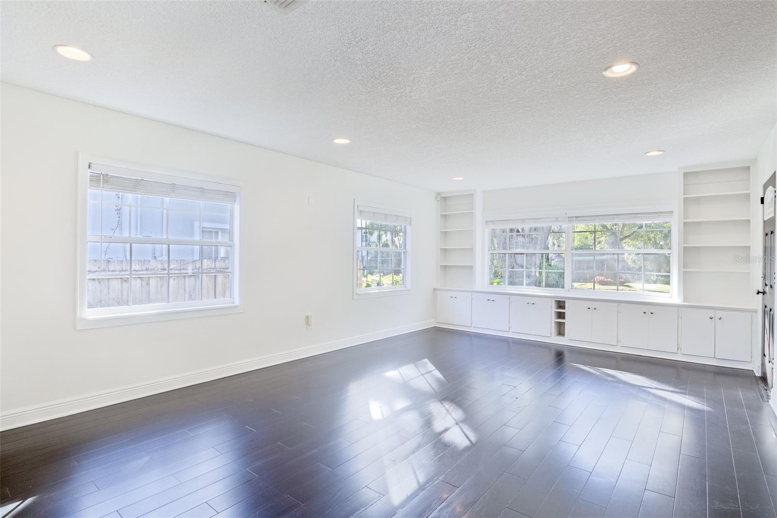 Image 9 of 51 For 350 Phelps Avenue