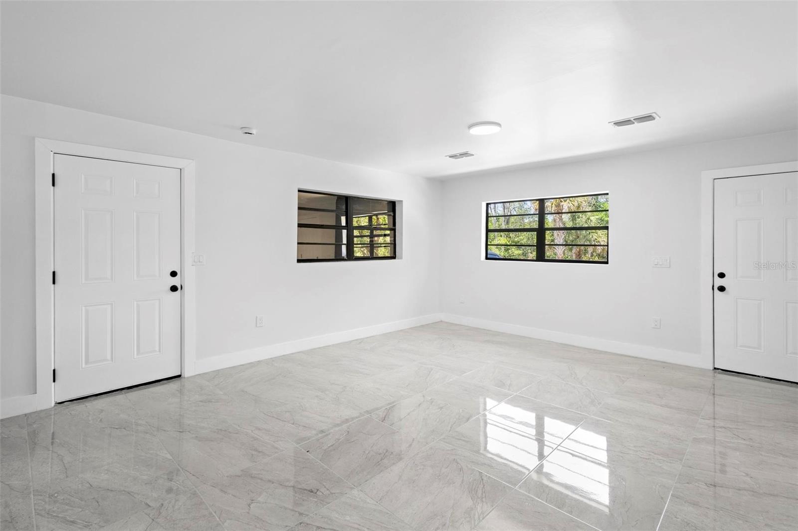 Image 15 of 47 For 2675 Mimosa Lane