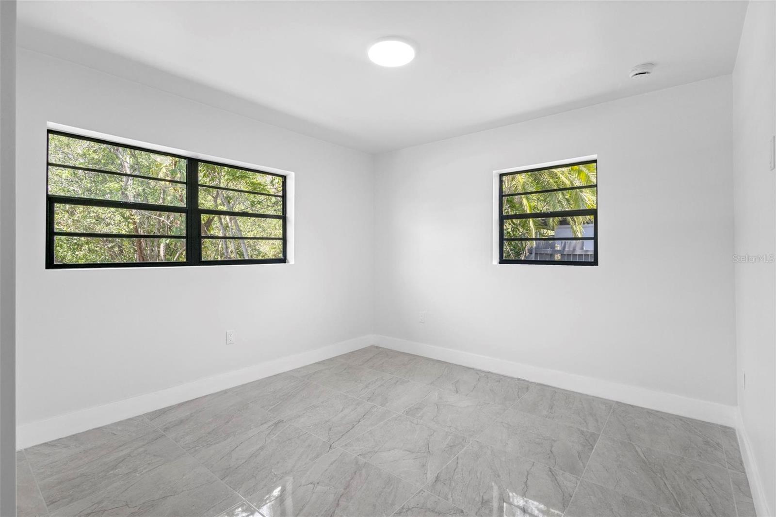 Image 22 of 47 For 2675 Mimosa Lane