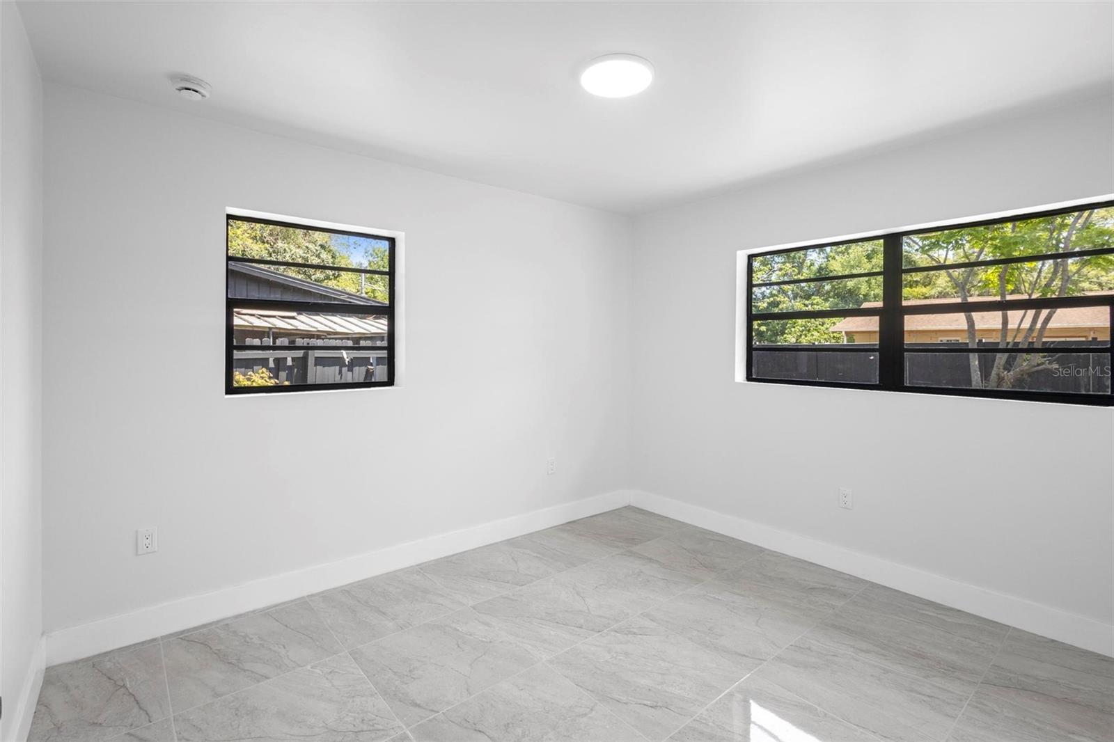 Image 25 of 47 For 2675 Mimosa Lane