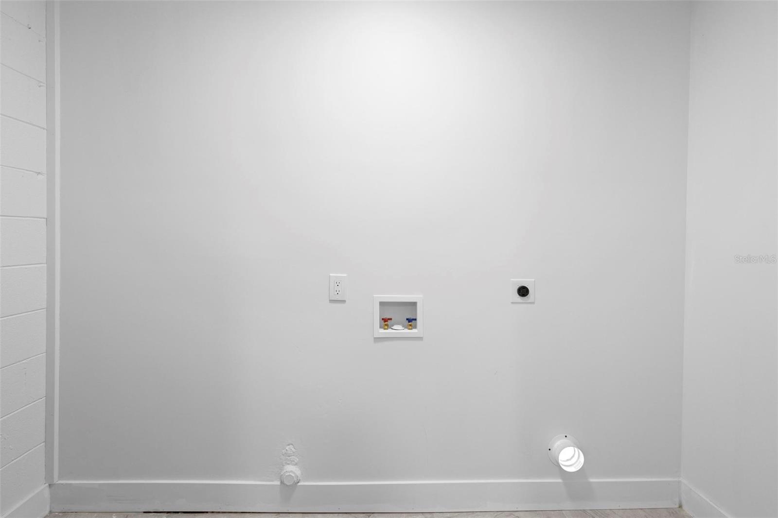 Image 33 of 47 For 2675 Mimosa Lane