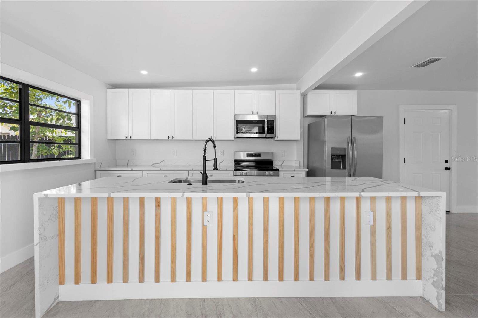 Image 7 of 47 For 2675 Mimosa Lane