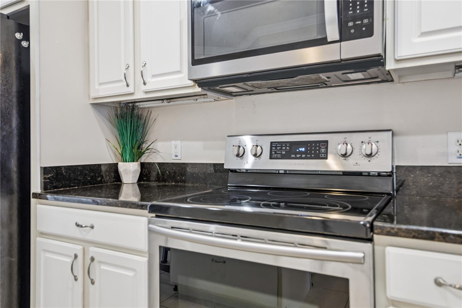 Image 25 of 77 For 13907 Ancilla Boulevard