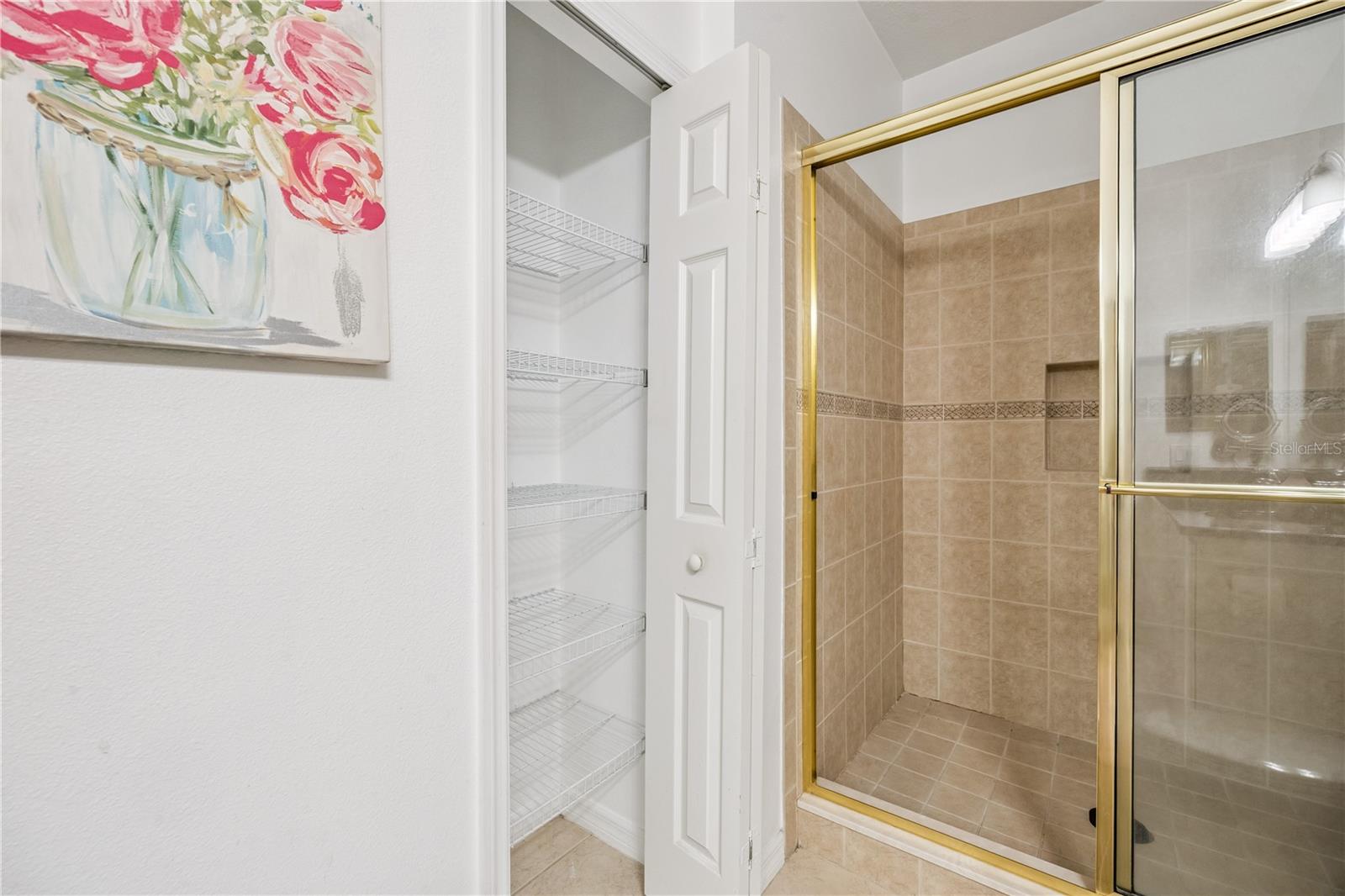 Image 33 of 77 For 13907 Ancilla Boulevard