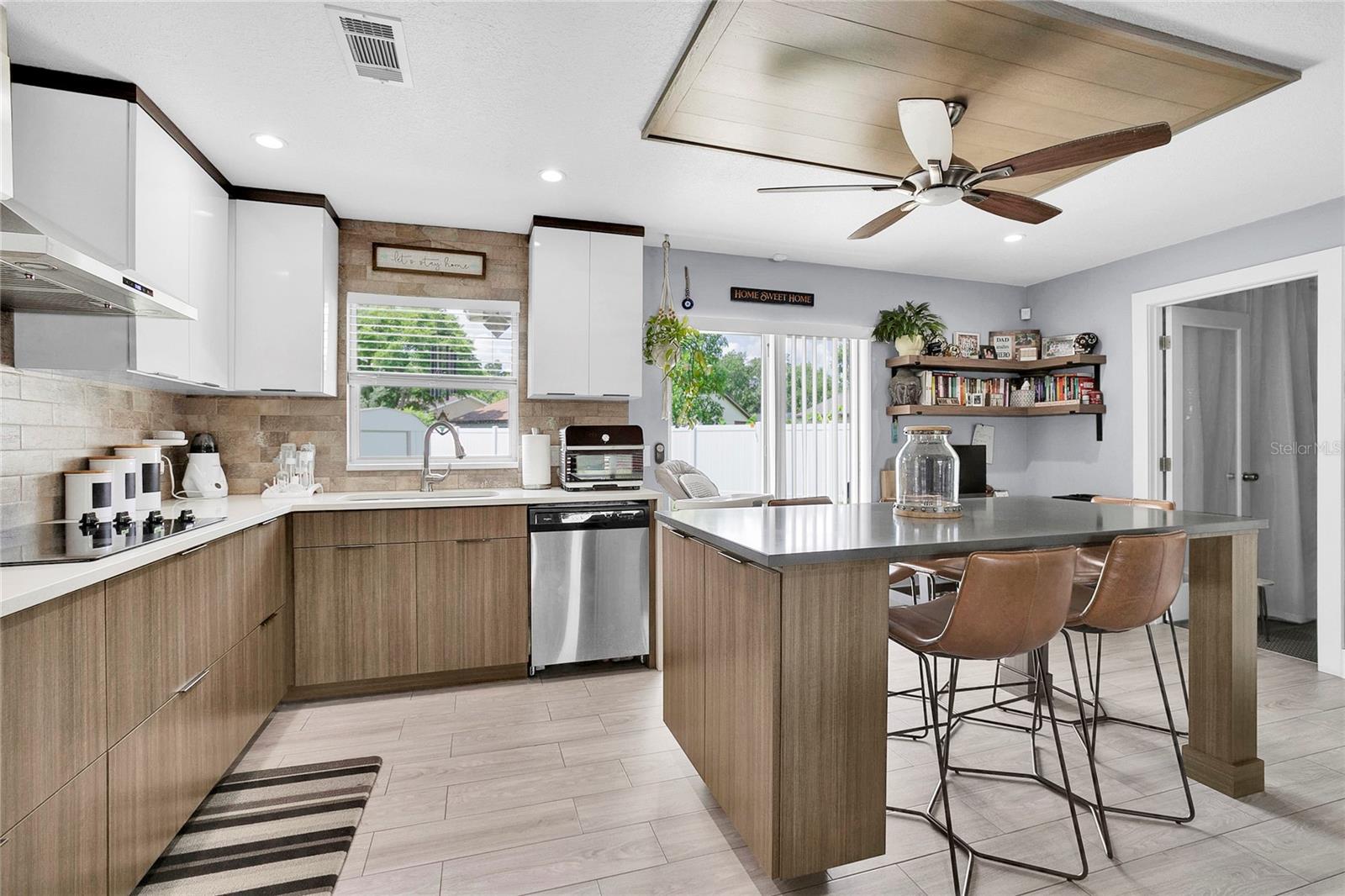 Image 12 of 26 For 7510 Rio Pinar Lakes Boulevard