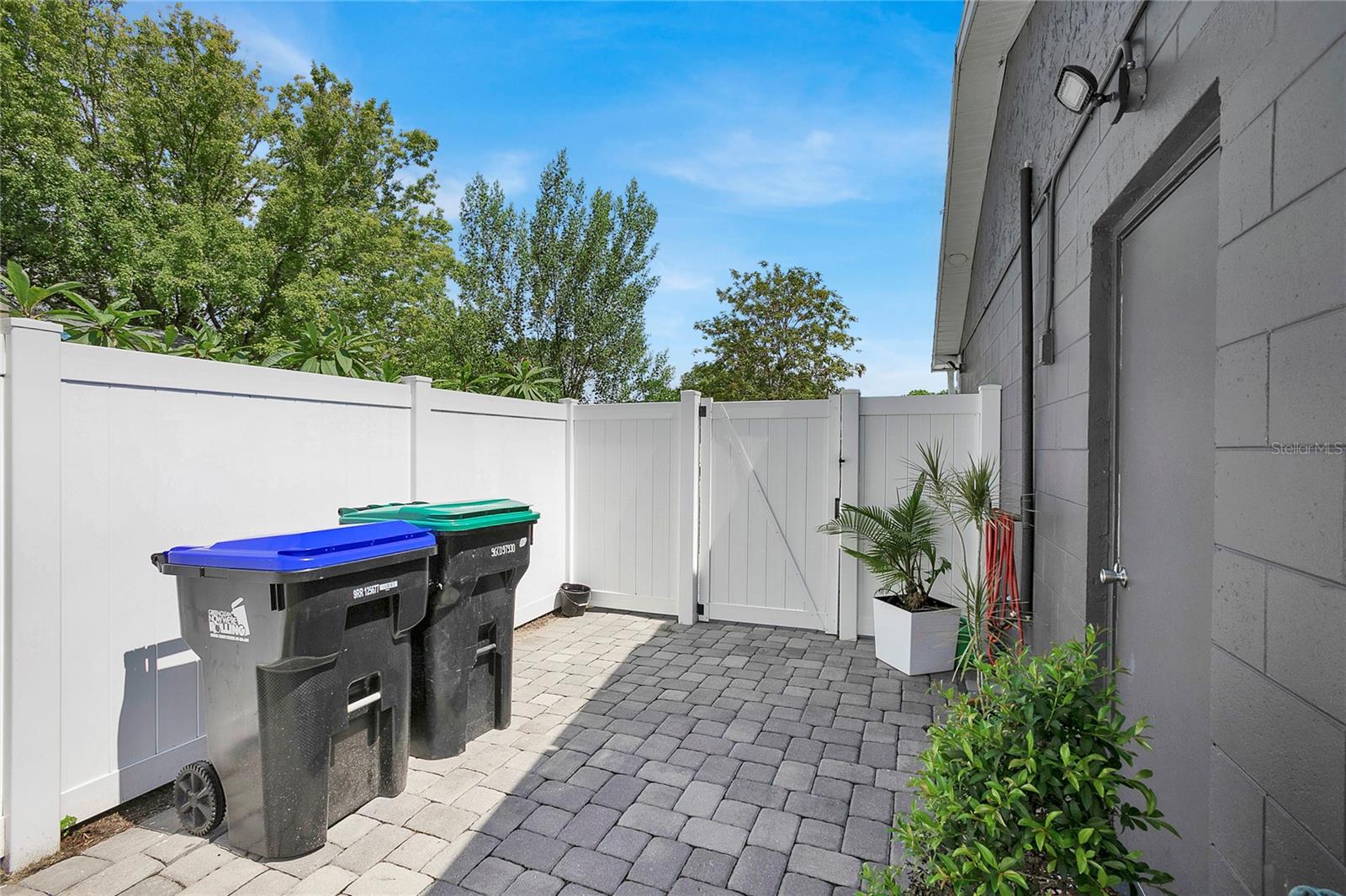 Image 25 of 26 For 7510 Rio Pinar Lakes Boulevard