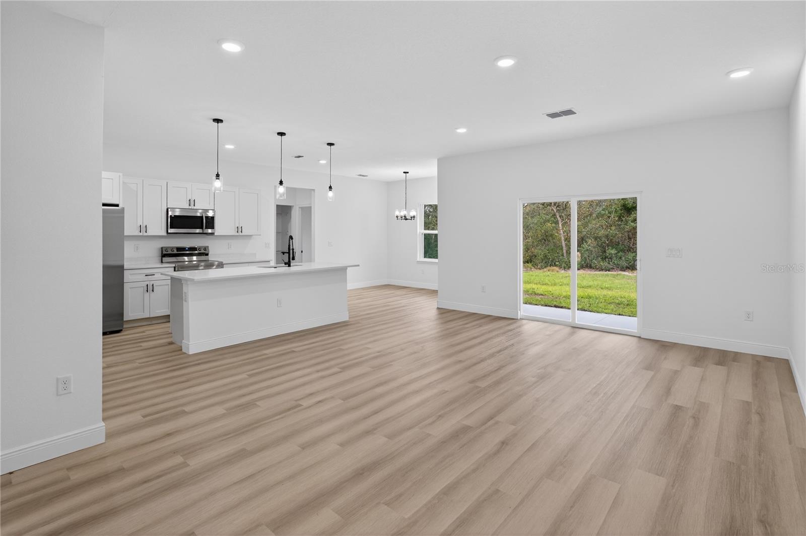 Image 4 of 35 For 15028 25th Circle