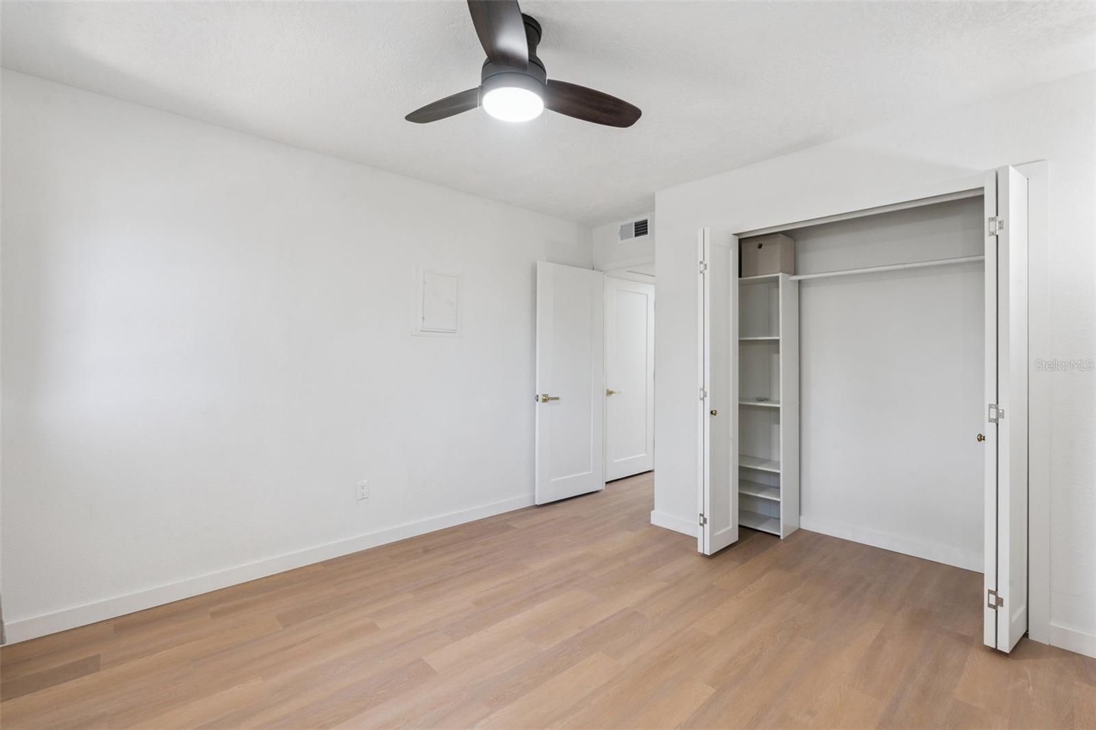 Image 16 of 36 For 1100 Delaney Avenue D23