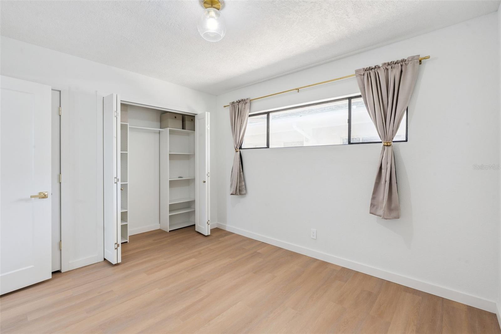 Image 19 of 36 For 1100 Delaney Avenue D23