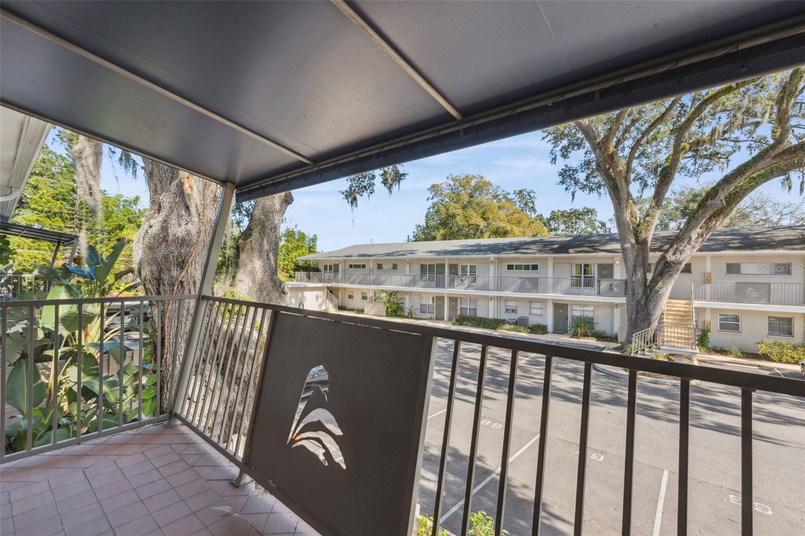 Image 23 of 36 For 1100 Delaney Avenue D23