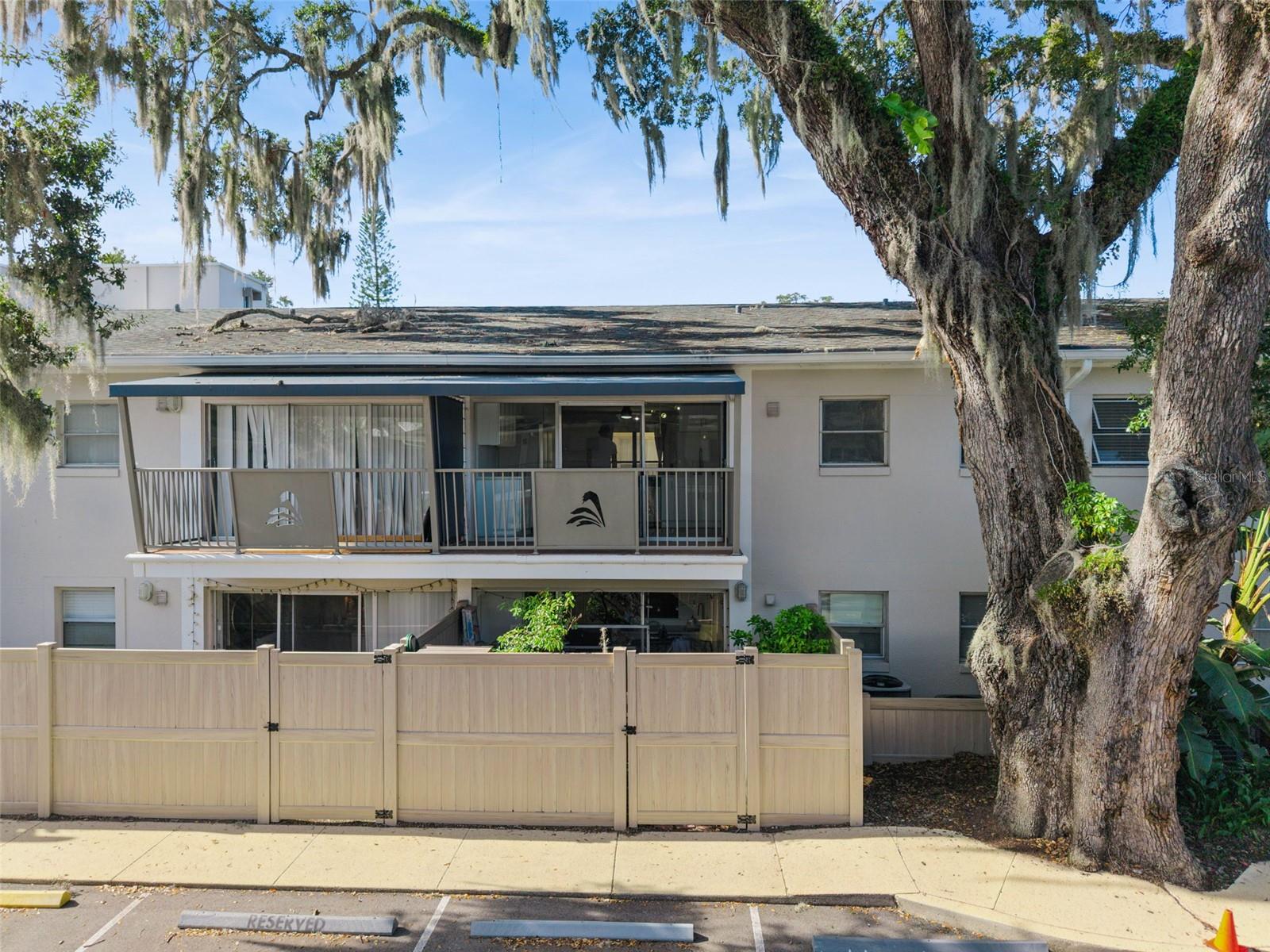 Image 24 of 36 For 1100 Delaney Avenue D23