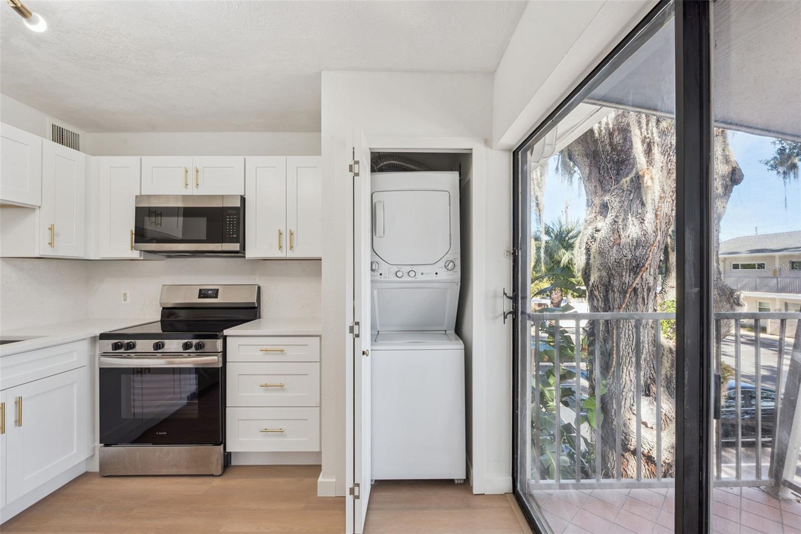 Image 9 of 36 For 1100 Delaney Avenue D23