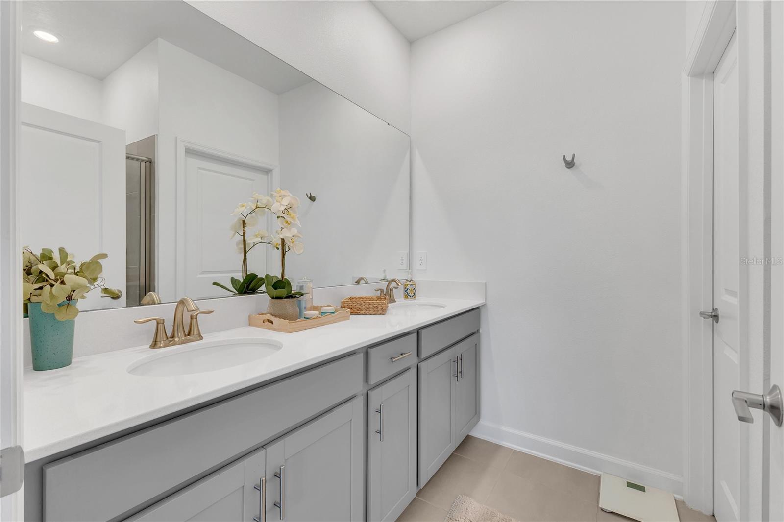 Image 12 of 33 For 11726 Boldface Drive