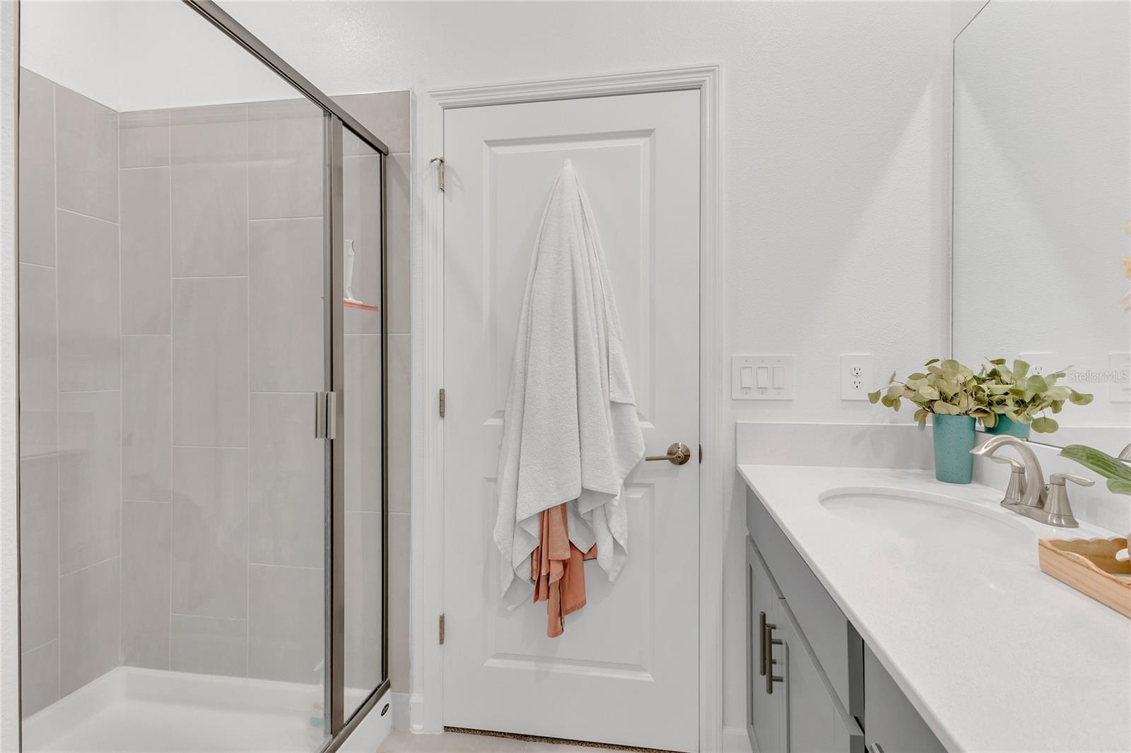 Image 13 of 33 For 11726 Boldface Drive