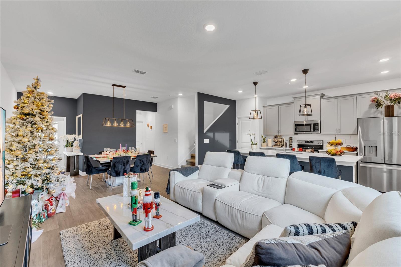 Image 6 of 33 For 11726 Boldface Drive