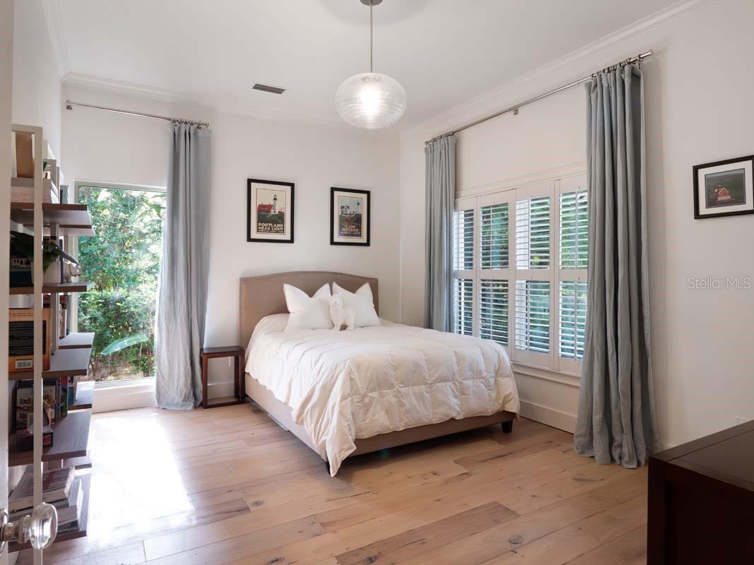 Image 18 of 39 For 10457 Cromwell Grove Terrace