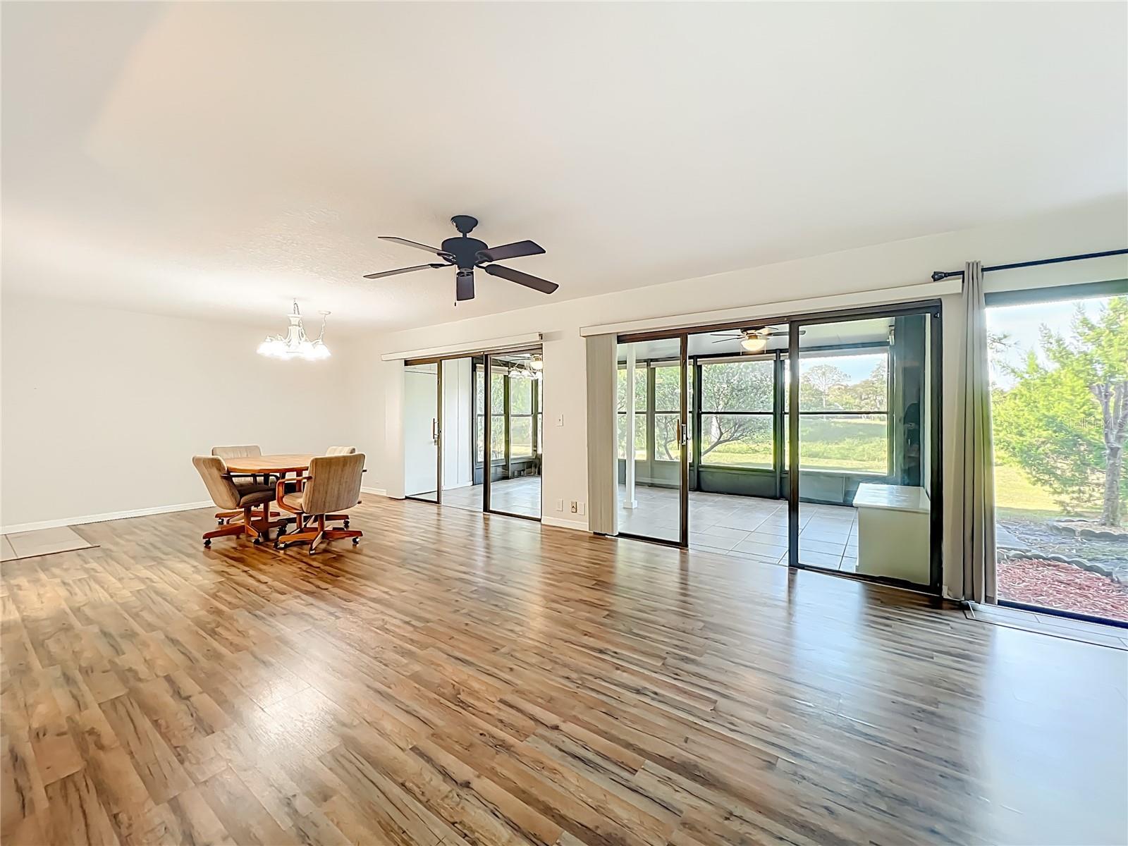 Image 11 of 25 For 40 Sheoah Boulevard 27