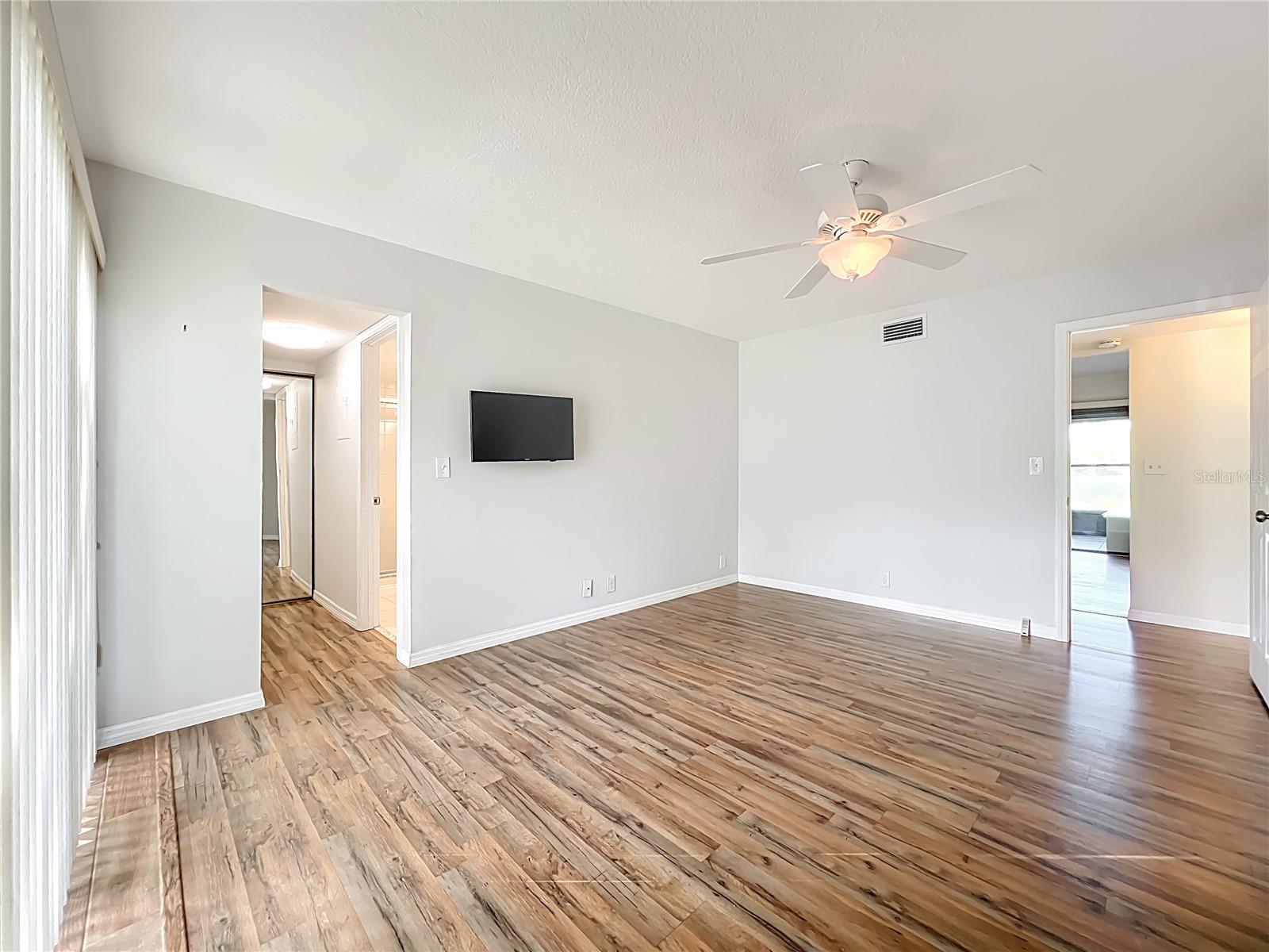 Image 15 of 25 For 40 Sheoah Boulevard 27