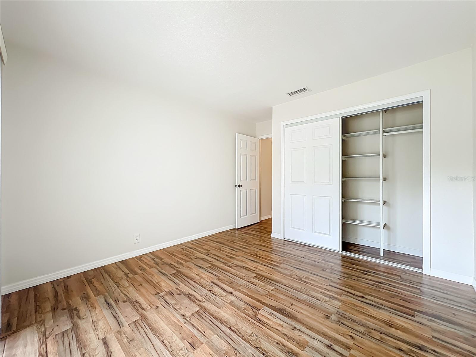 Image 19 of 25 For 40 Sheoah Boulevard 27