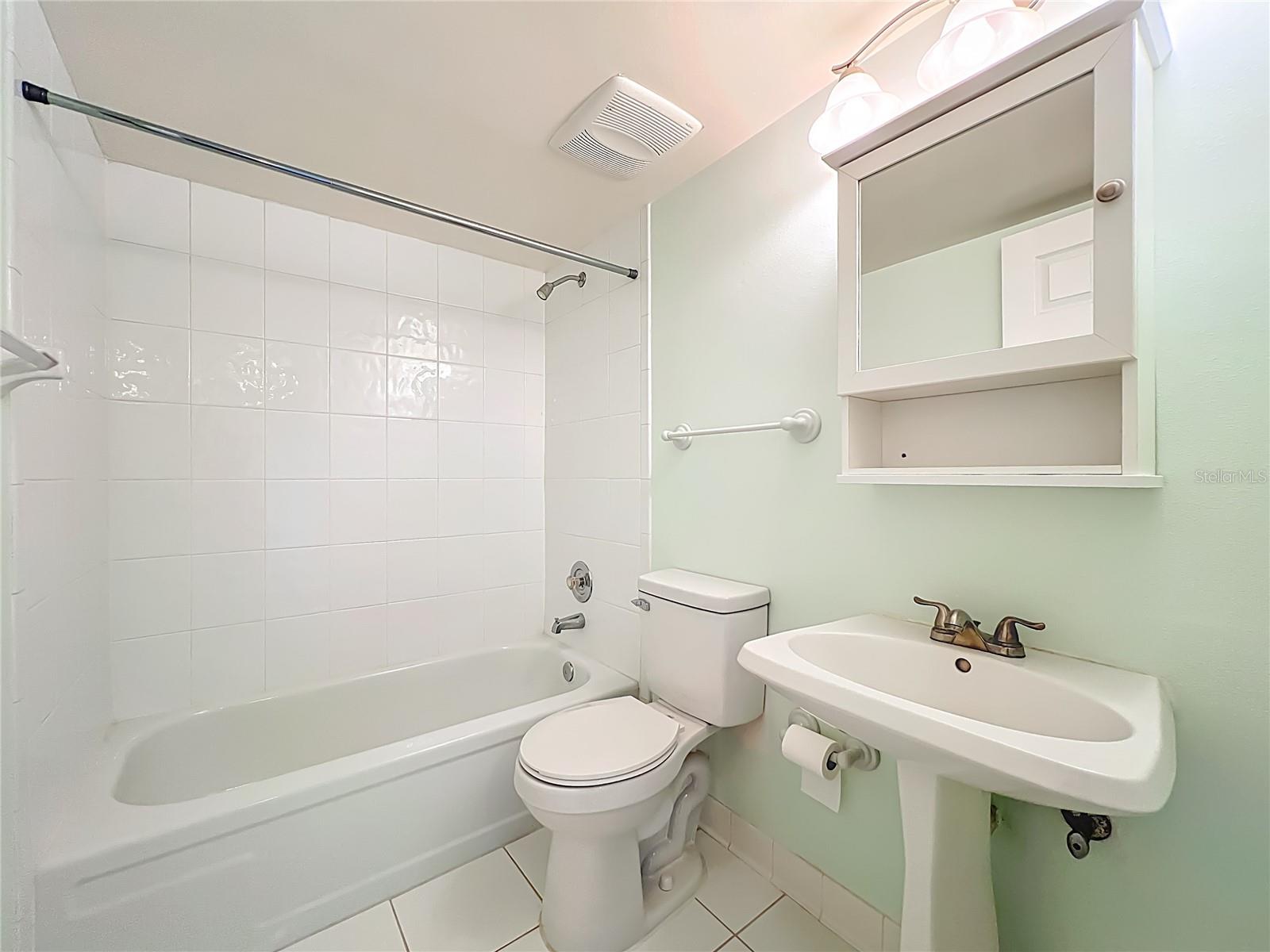 Image 20 of 25 For 40 Sheoah Boulevard 27