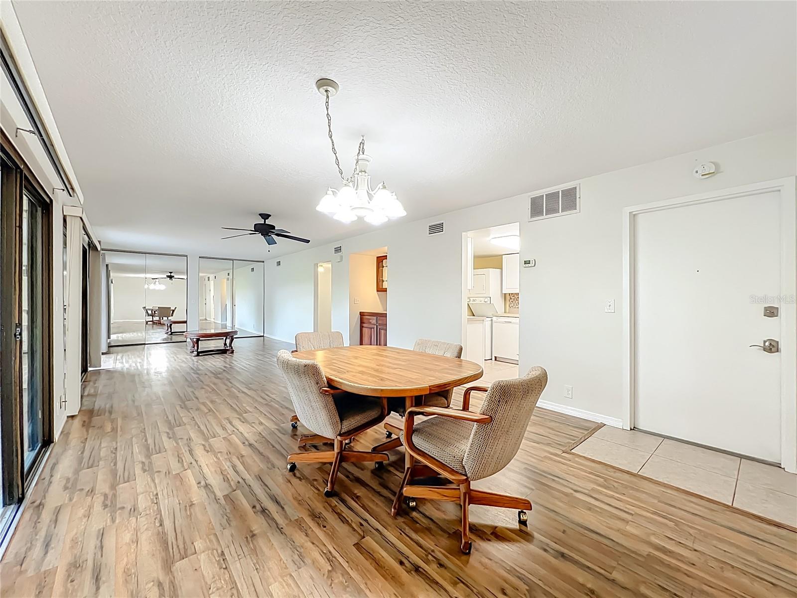 Image 4 of 25 For 40 Sheoah Boulevard 27