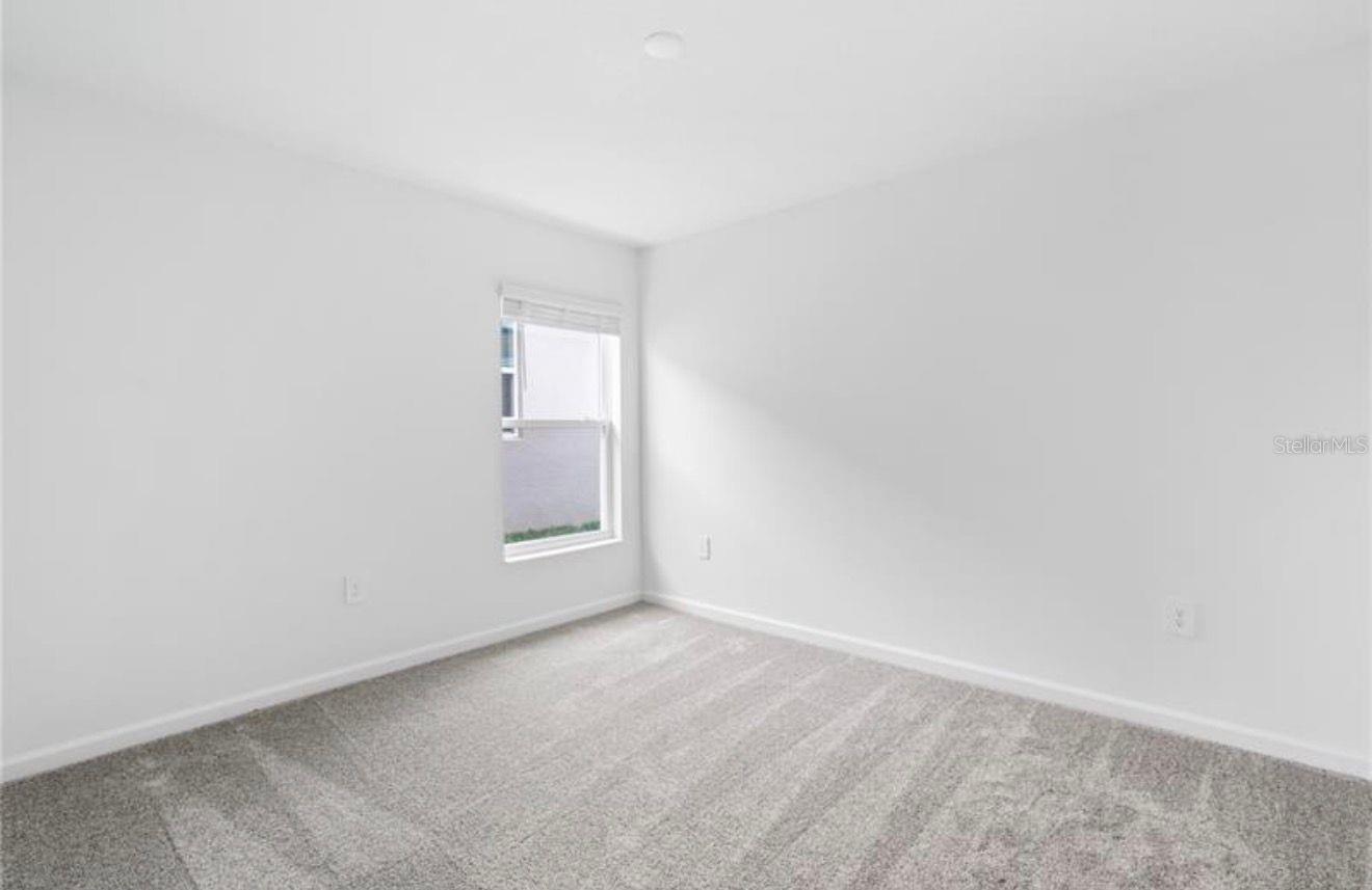 Image 12 of 19 For 352 Heroic Road