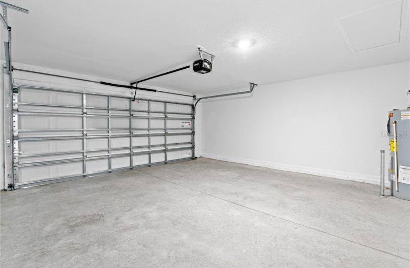 Image 16 of 19 For 352 Heroic Road