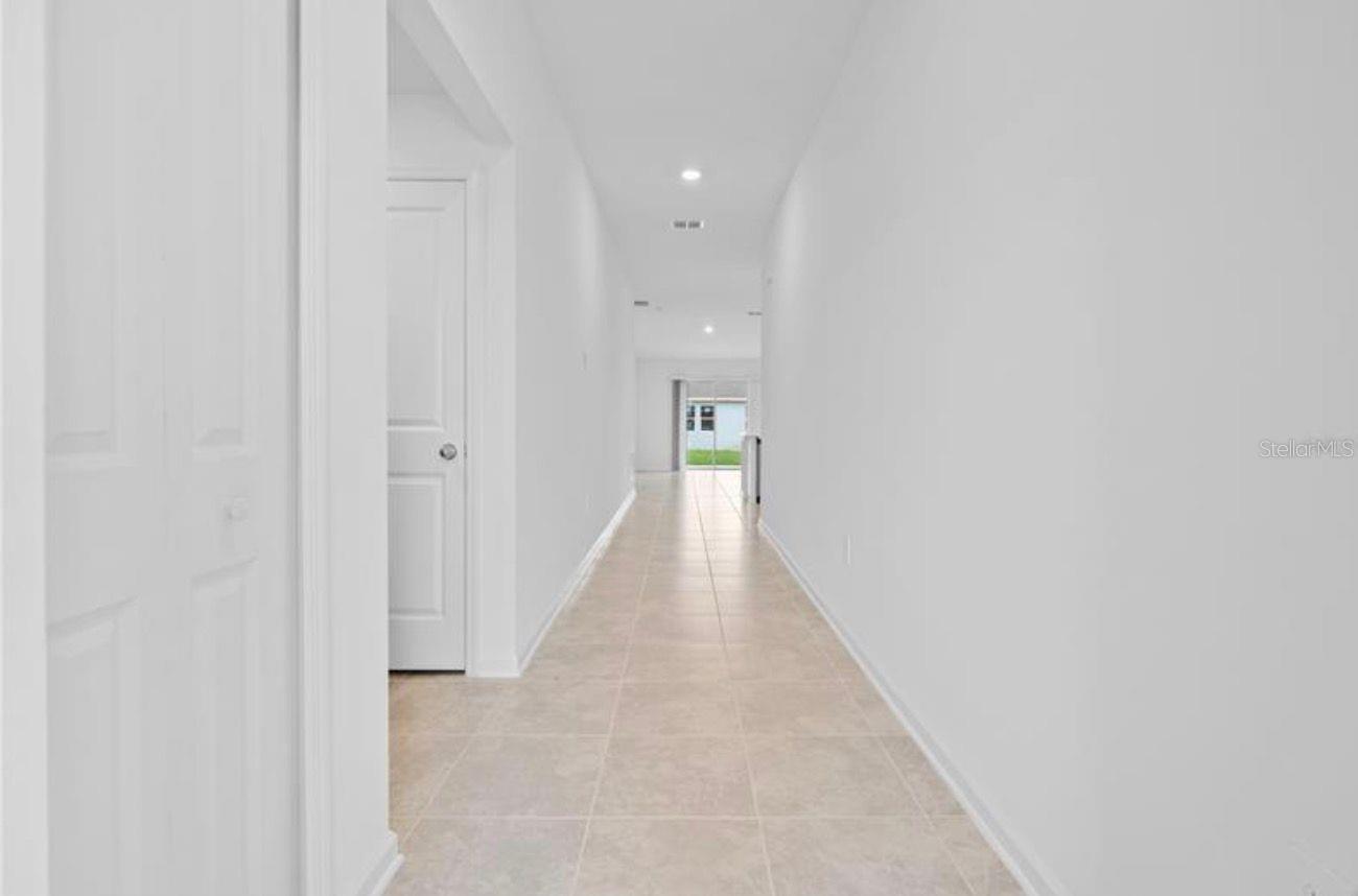 Image 3 of 19 For 352 Heroic Road