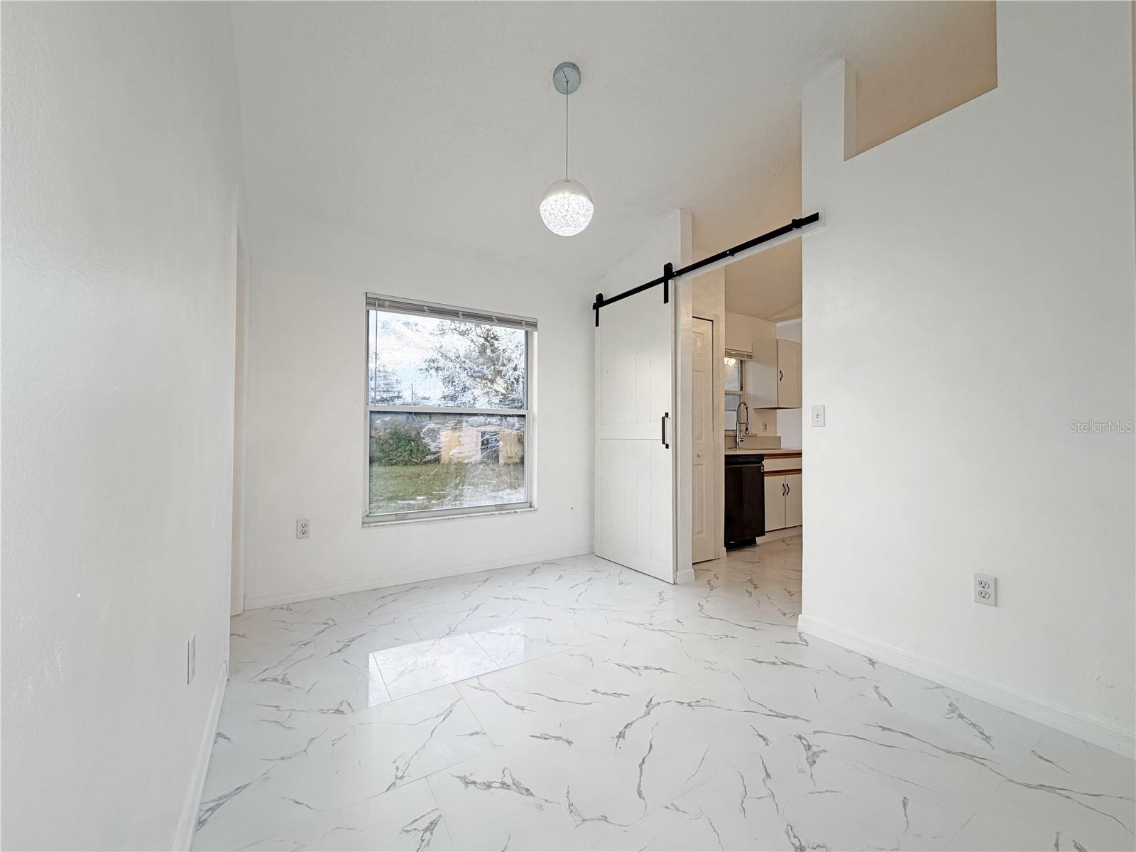 Image 10 of 48 For 1820 Hallcrest Drive