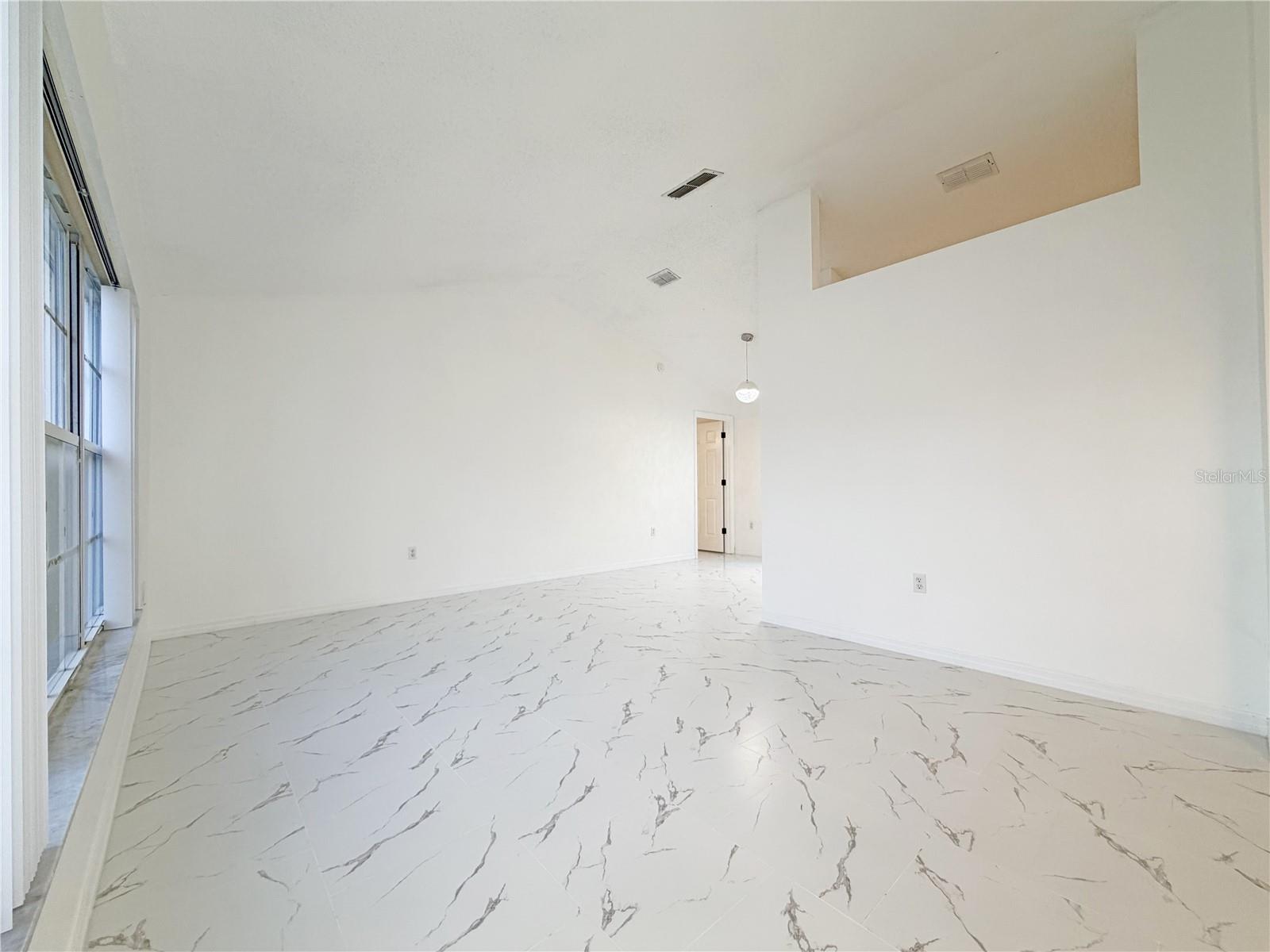 Image 8 of 48 For 1820 Hallcrest Drive