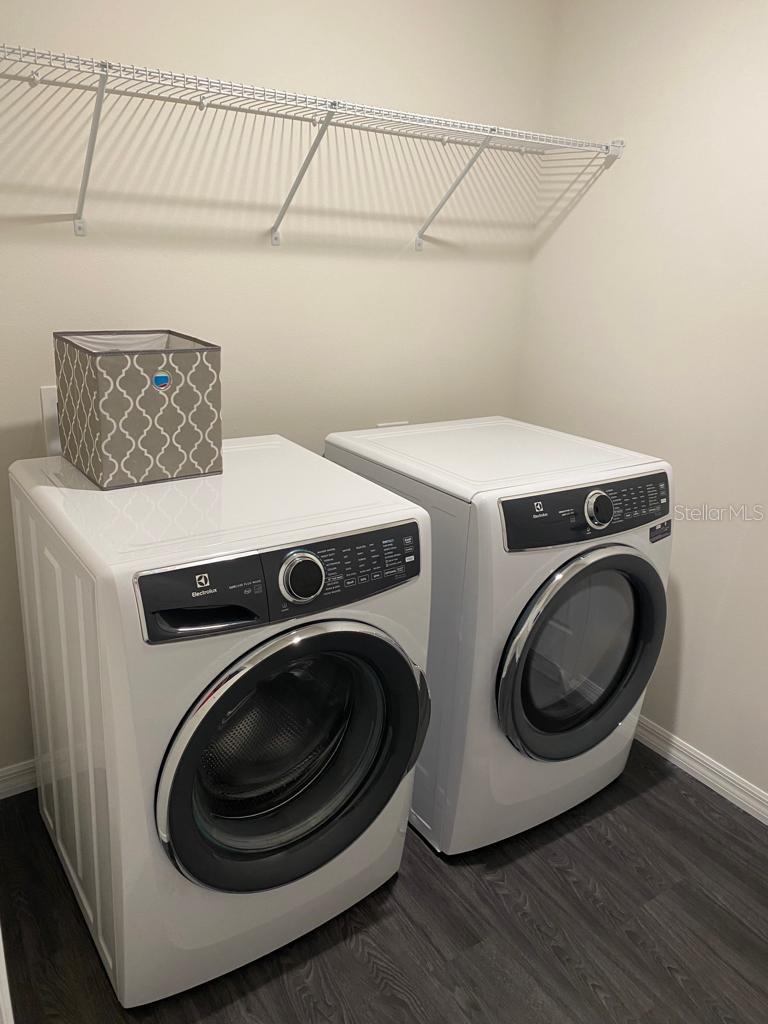 Image 5 of 10 For 945 Luna Terrace