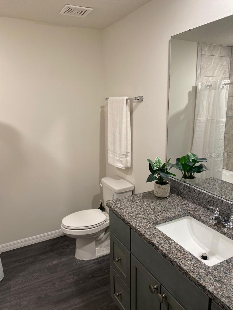 Image 8 of 10 For 945 Luna Terrace