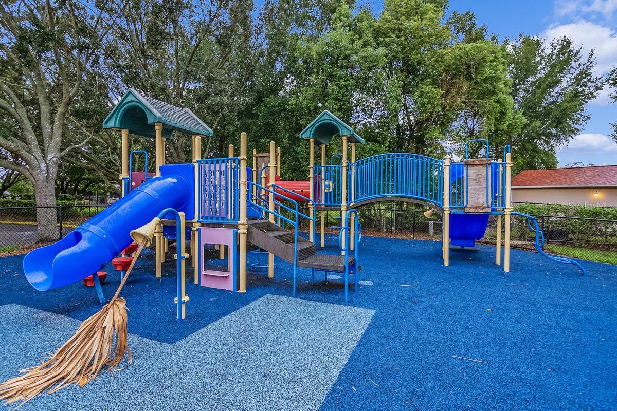 Image 31 of 37 For 7744 Liverpool Boulevard