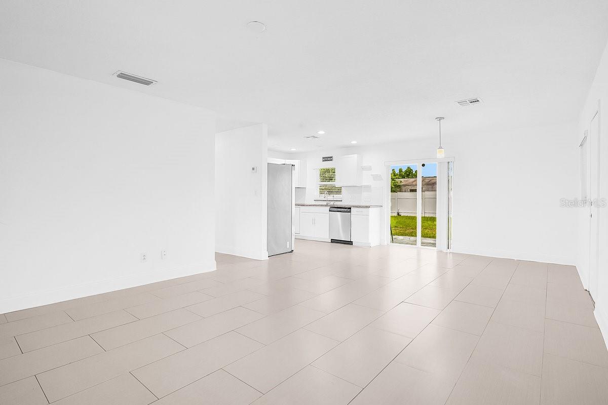 Image 7 of 37 For 7744 Liverpool Boulevard