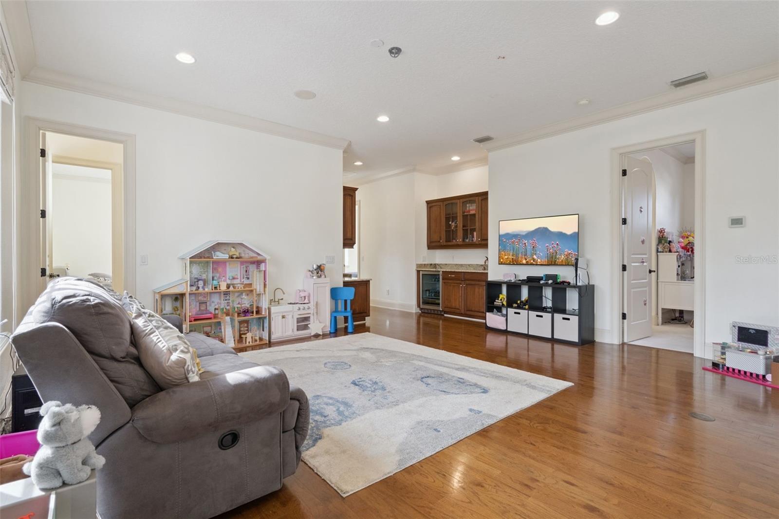 Image 33 of 87 For 103 Acadia Terrace