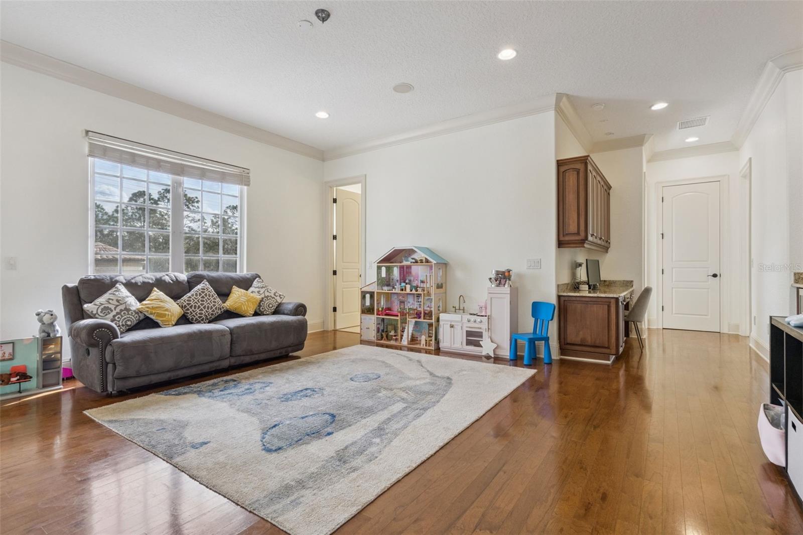 Image 35 of 87 For 103 Acadia Terrace