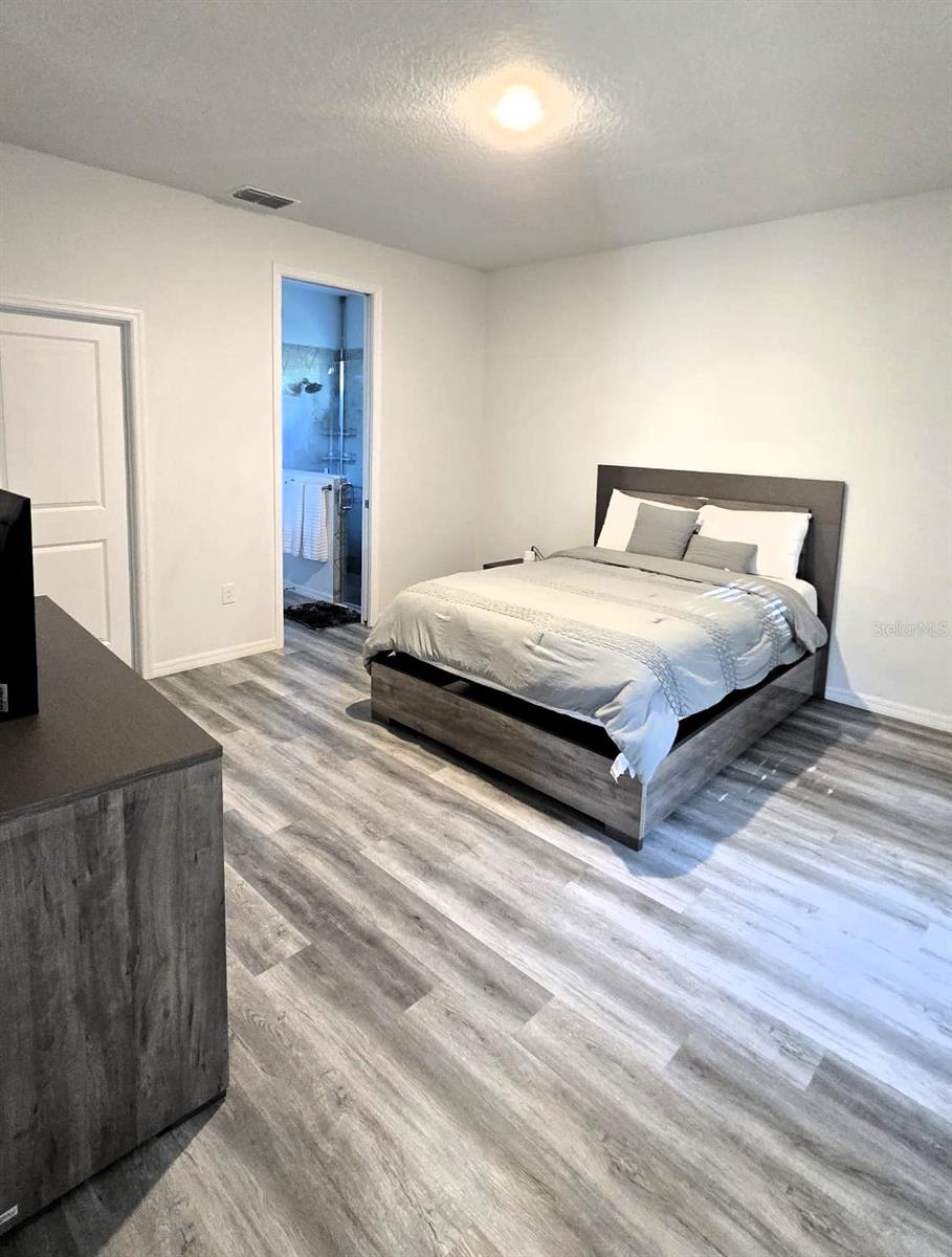 Image 8 of 17 For 1340 38th Street