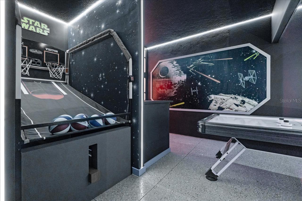 Image 11 of 34 For 2100 Rome Drive