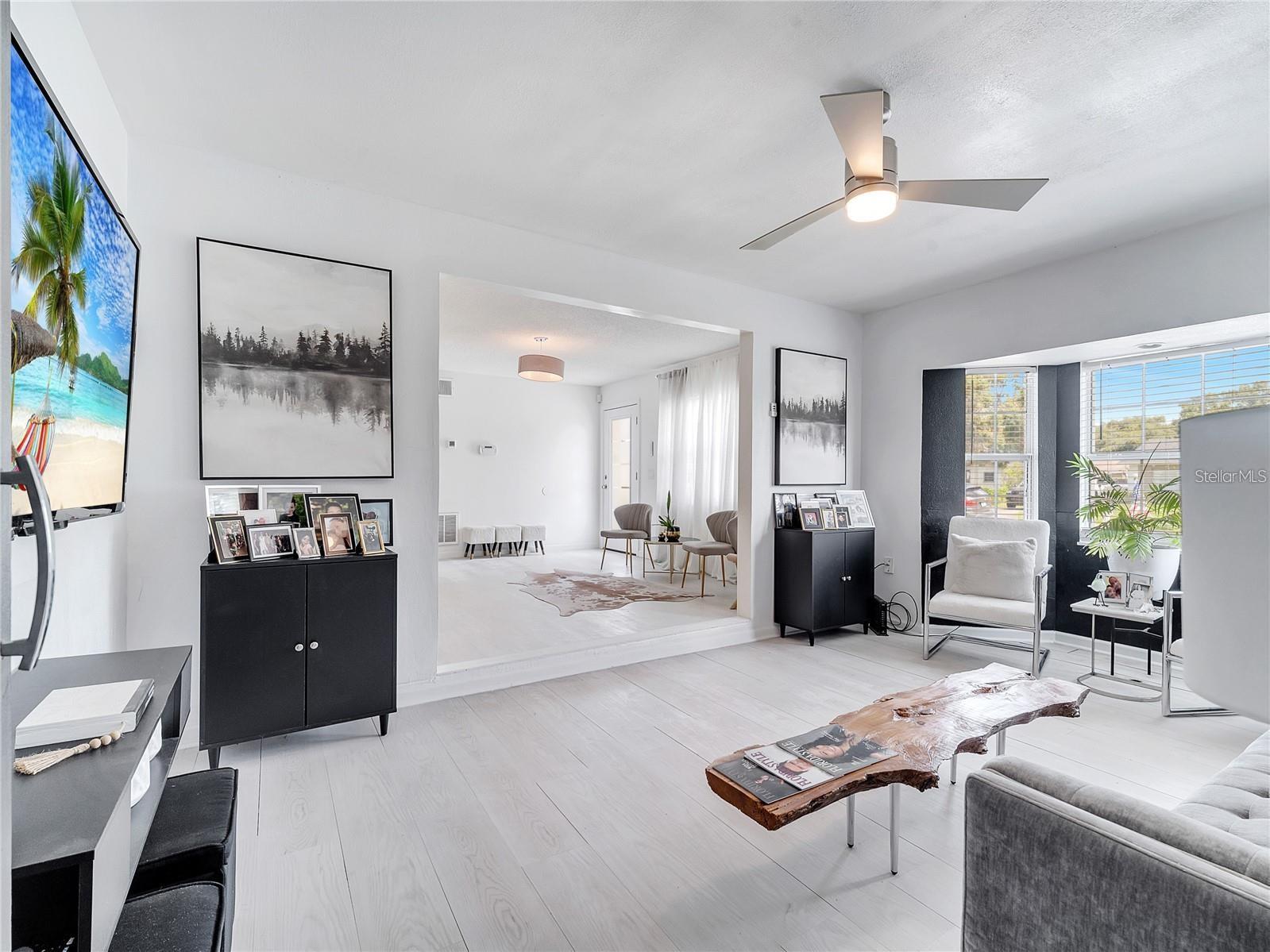 Image 12 of 59 For 4754 Lake Shore Drive