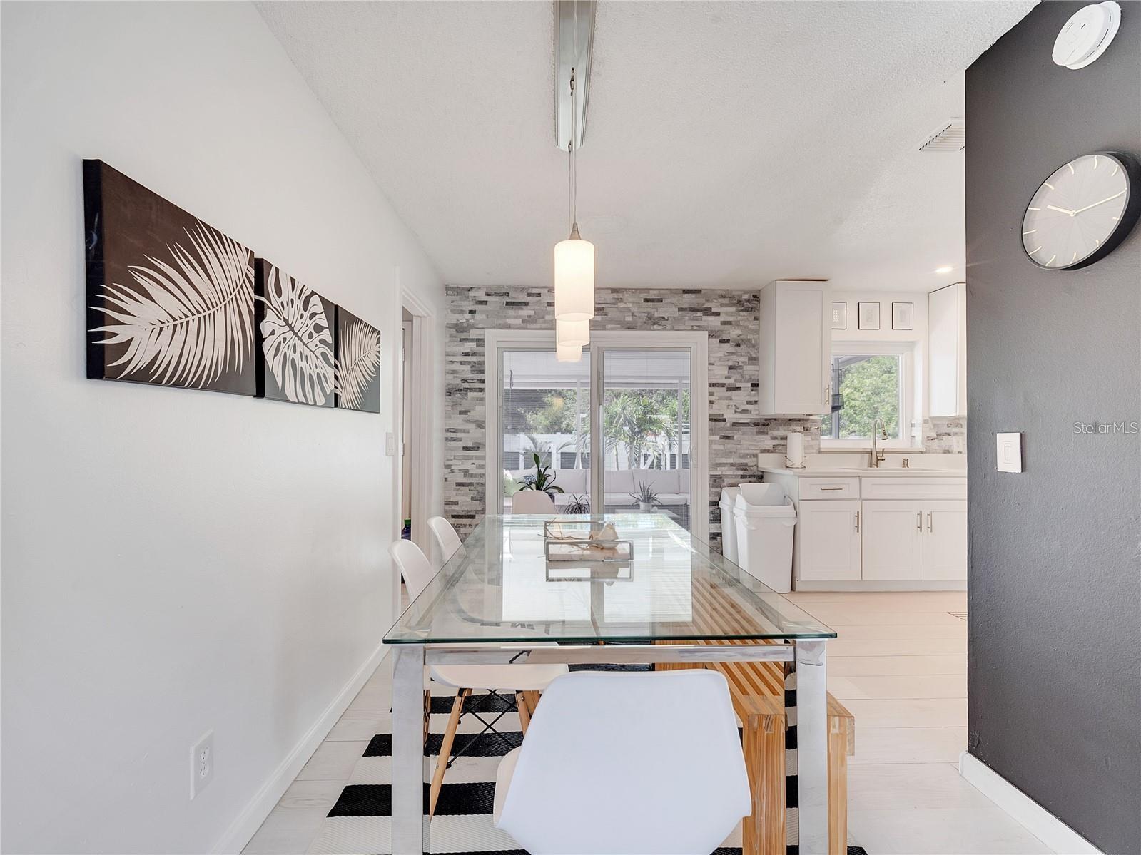 Image 16 of 59 For 4754 Lake Shore Drive