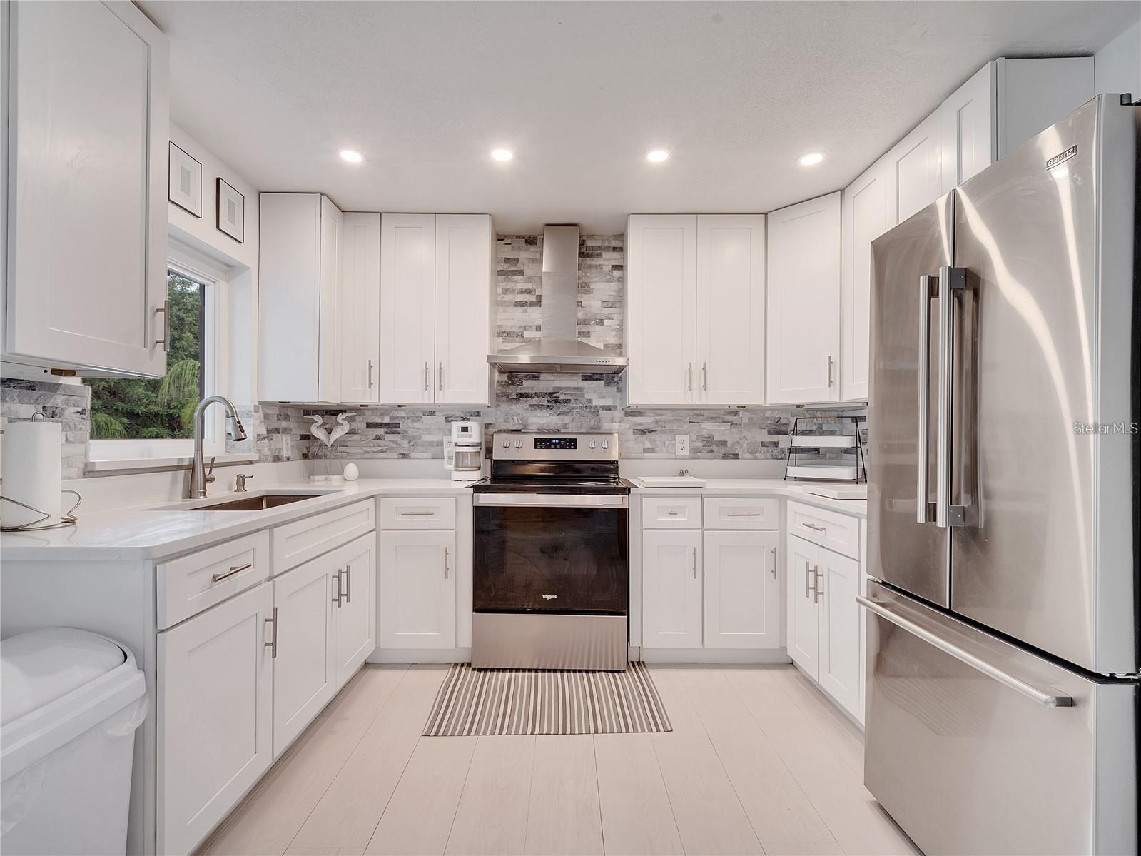 Image 20 of 59 For 4754 Lake Shore Drive