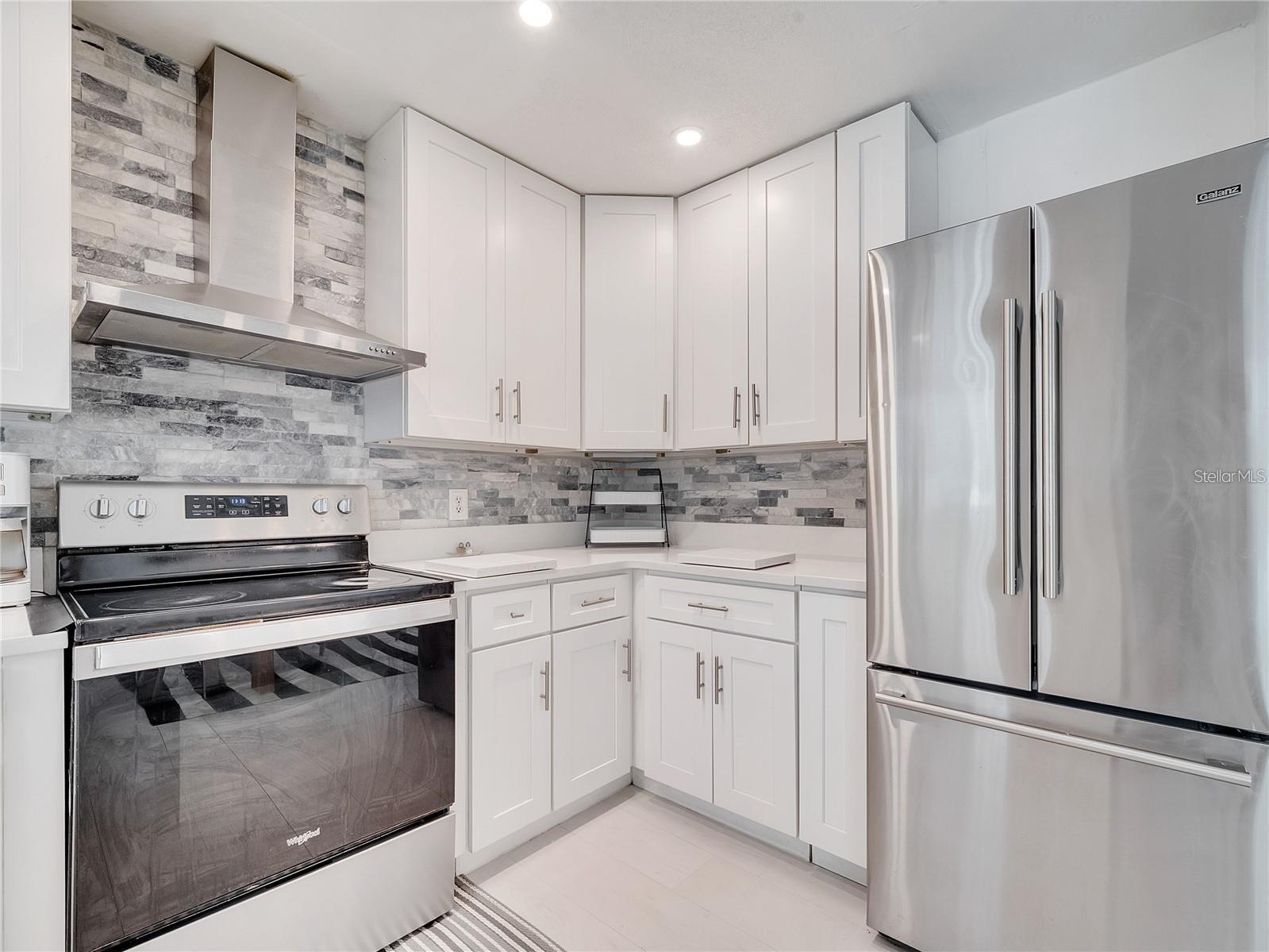 Image 22 of 59 For 4754 Lake Shore Drive