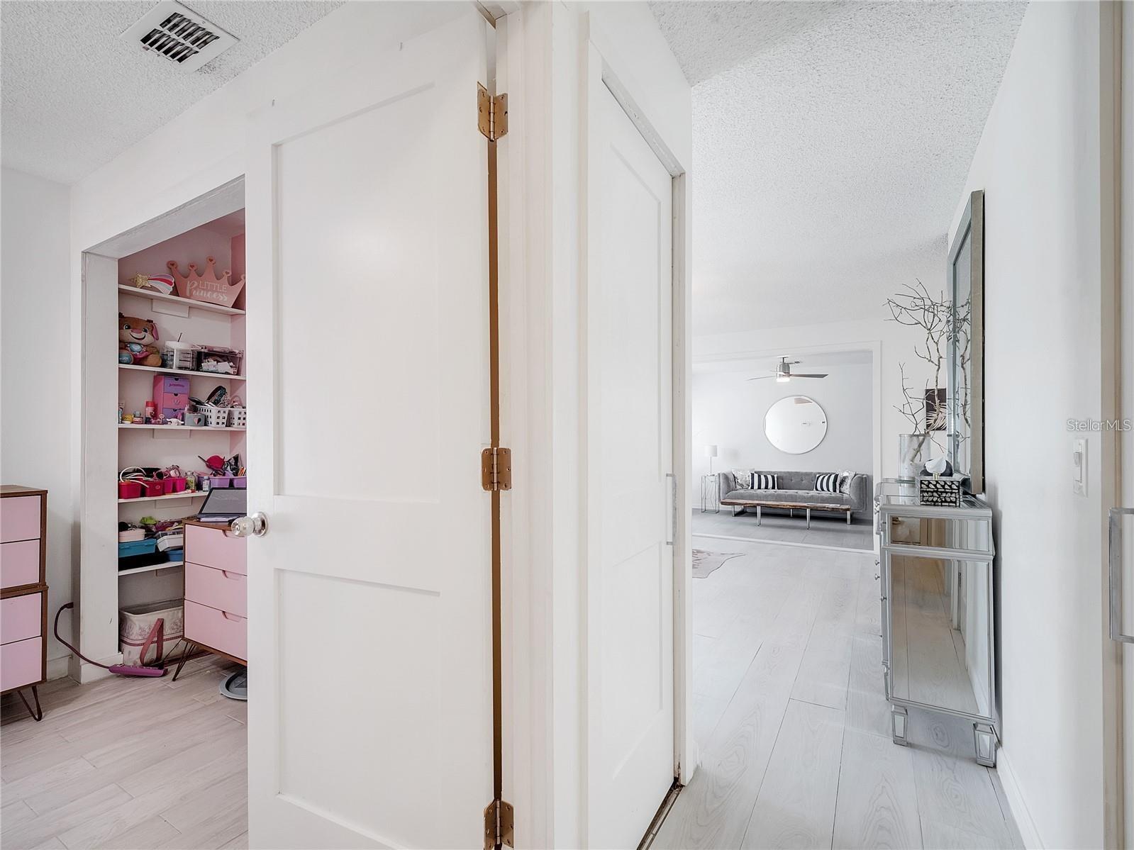 Image 34 of 59 For 4754 Lake Shore Drive