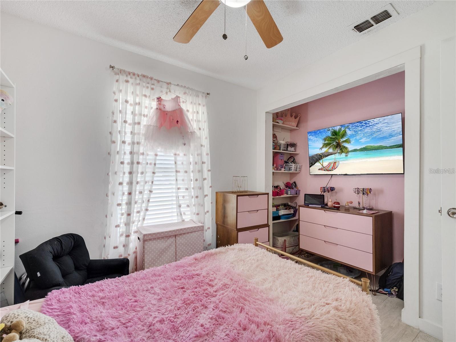 Image 36 of 59 For 4754 Lake Shore Drive