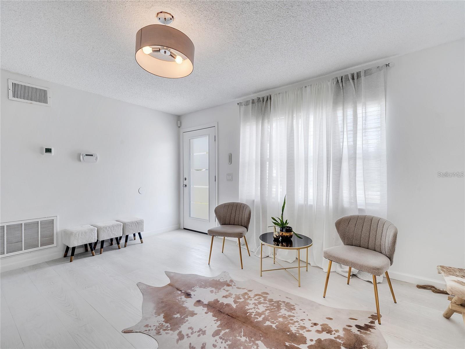 Image 7 of 59 For 4754 Lake Shore Drive