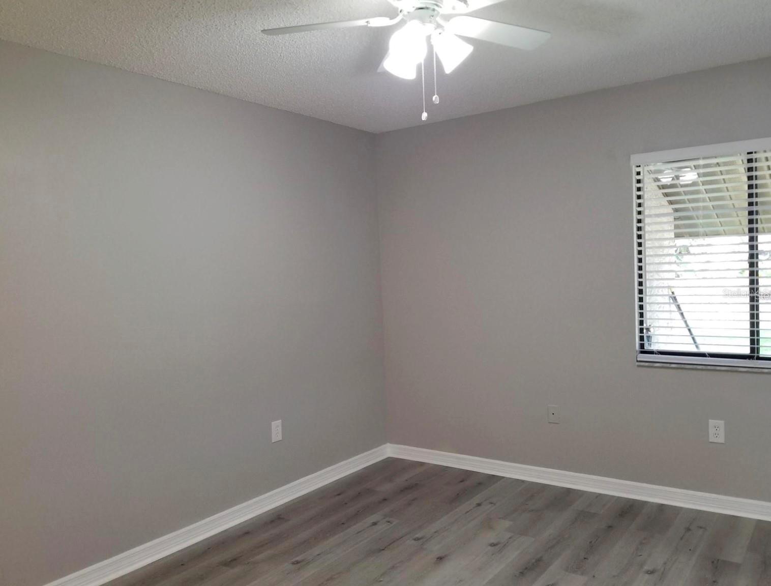 Image 16 of 25 For 19 Columbia Avenue