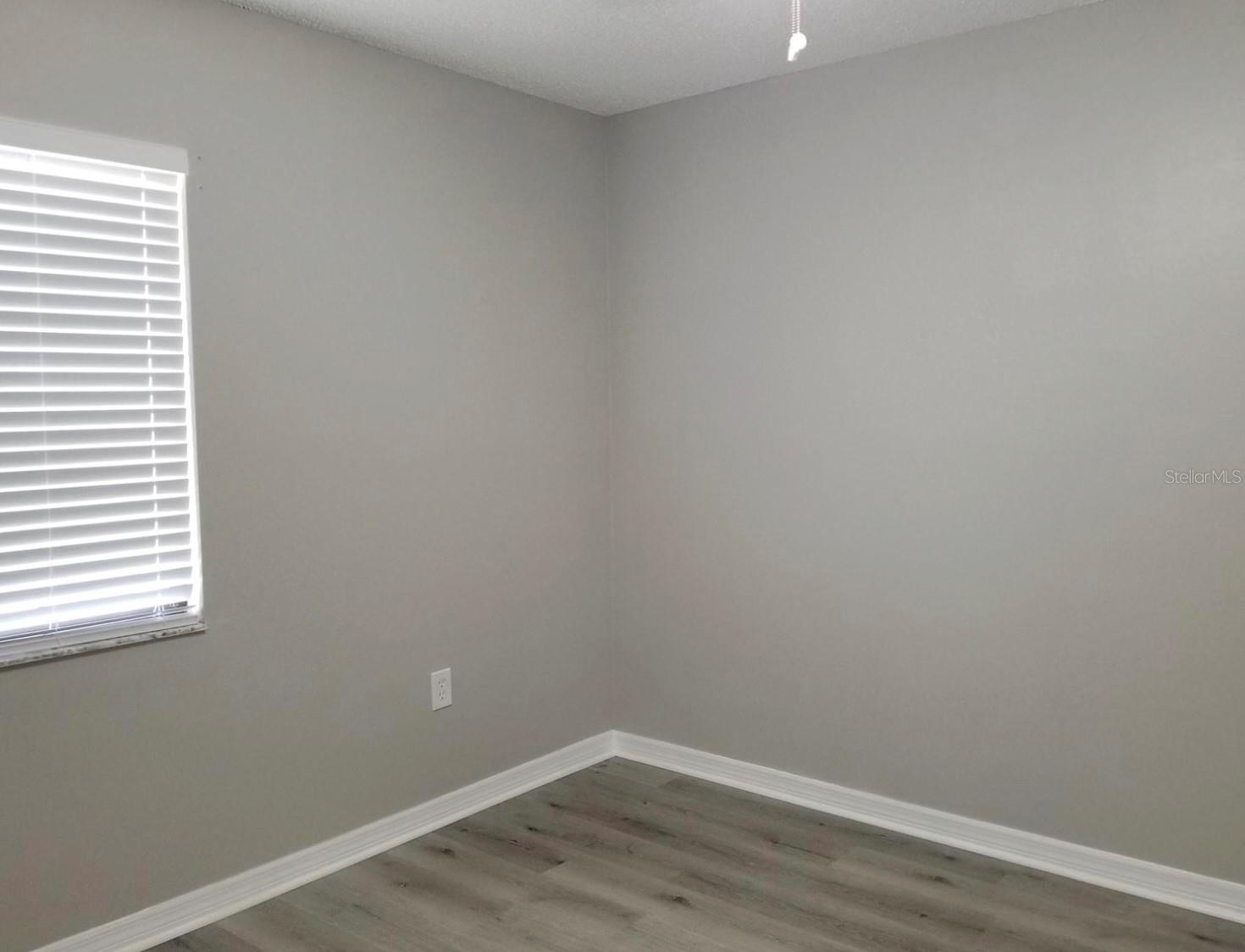 Image 17 of 25 For 19 Columbia Avenue